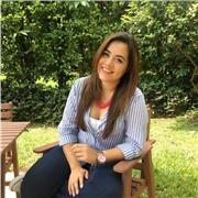 profesora de diseño de interiores, de paisajismo, manejo del color e historia del diseño